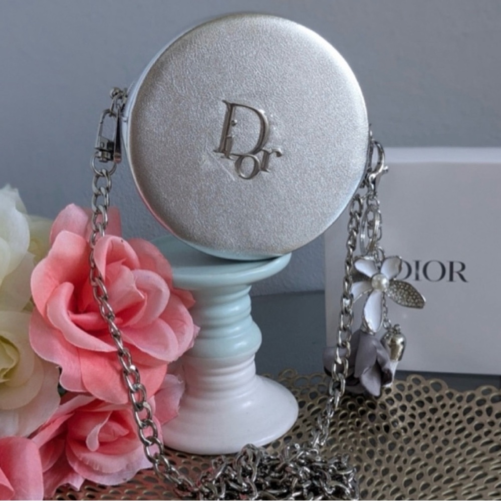 Dior purse